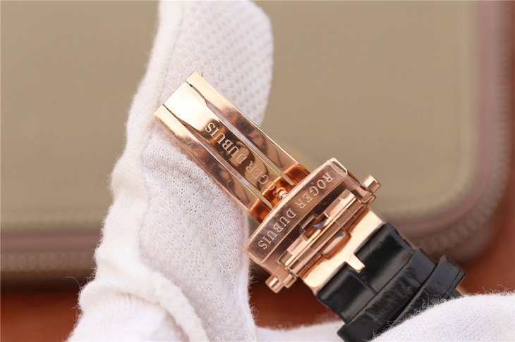 Roger Dubuis Knights Rose Gold Clasp