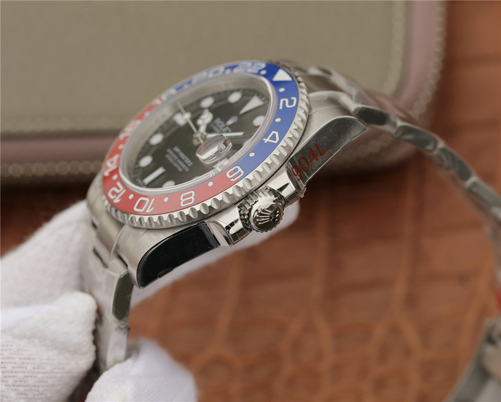 Rolex GMT-Master II 116719BLRO Crown