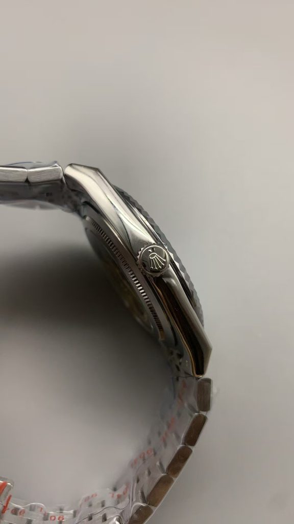 Rolex Land-Dweller Crown